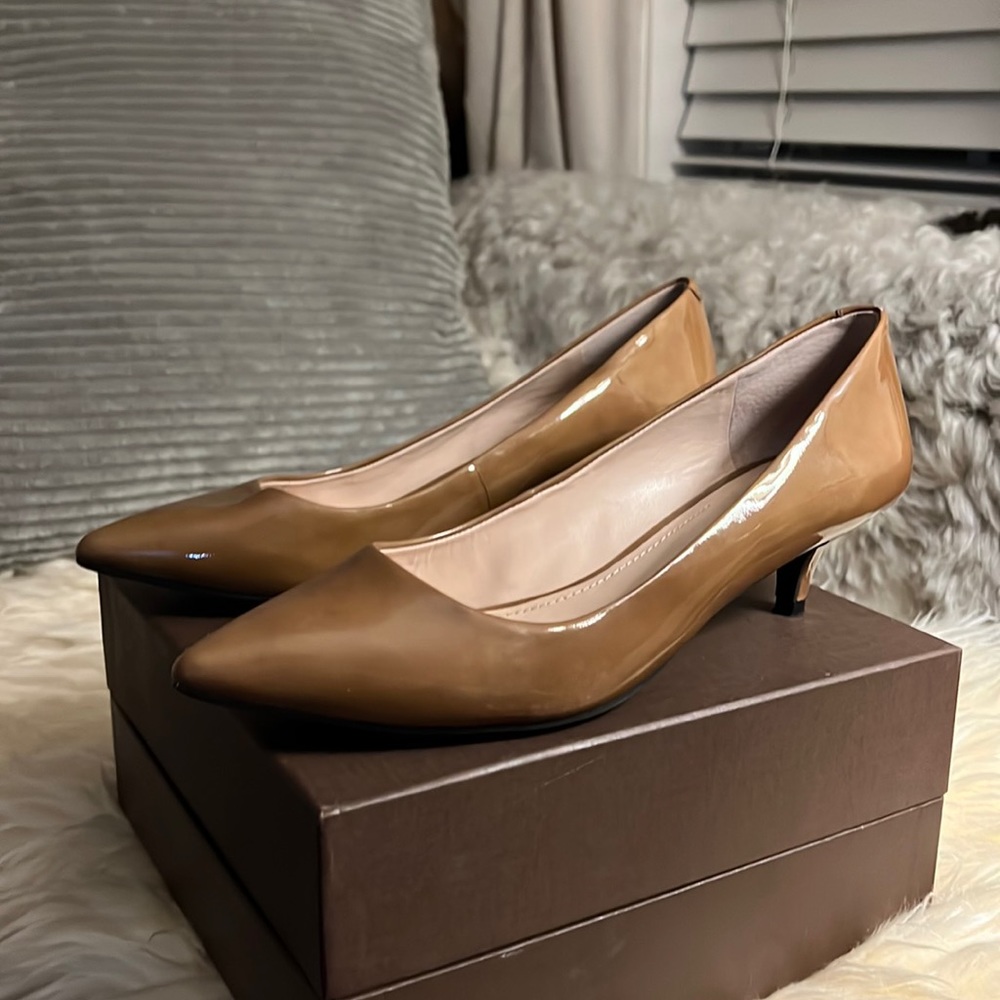 Vince Camuto low heels